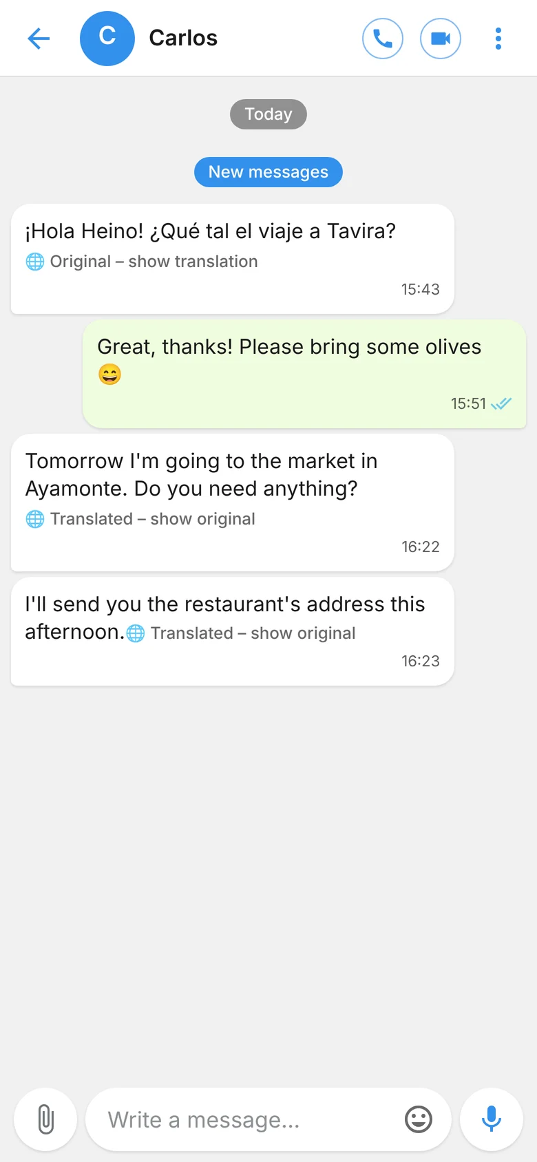 Chat with translated messages and the original shown